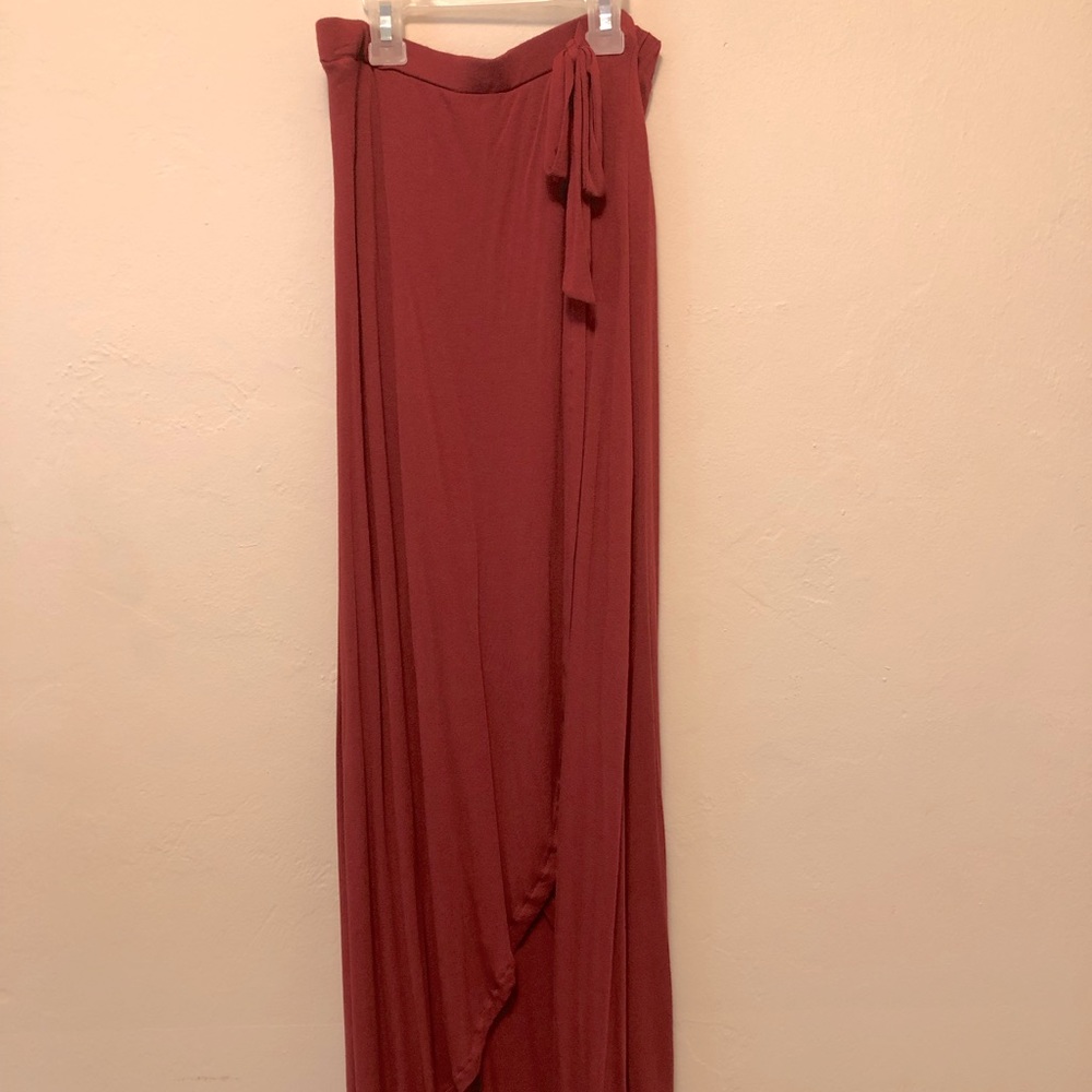 Maxi skirt. Never worn. Great condition.